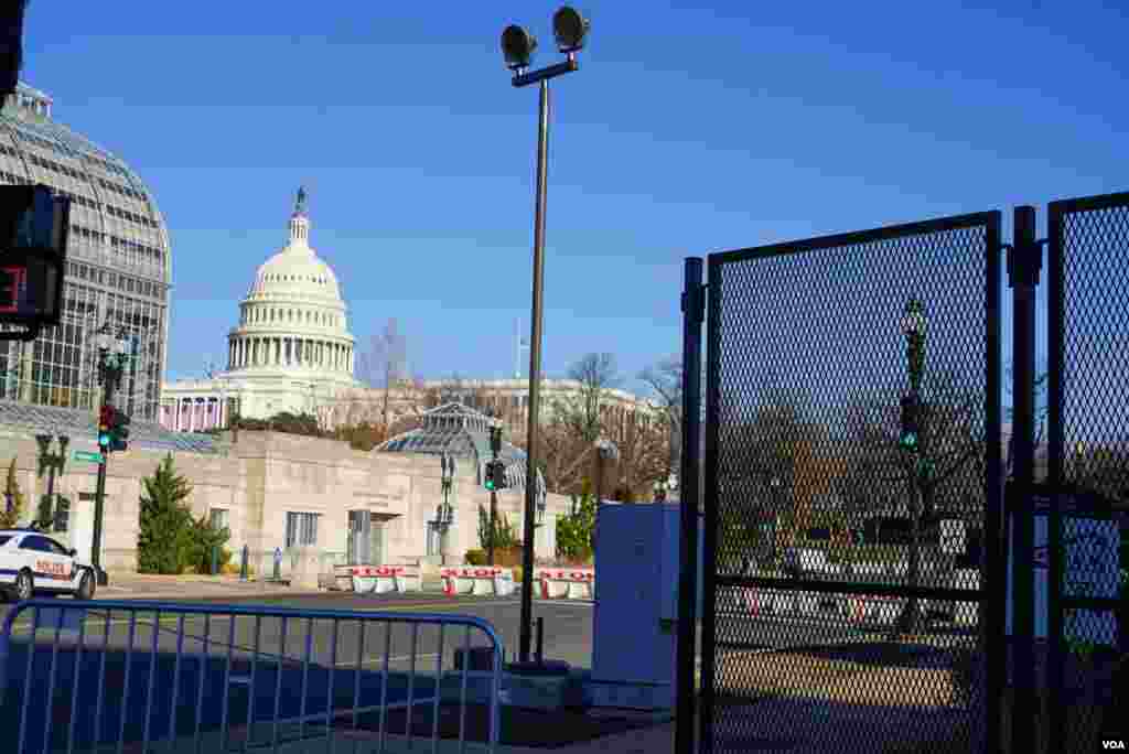 Las calles y avenidas alrededor del Capitolio han sido bloqueadas, seis d&#237;as despu&#233;s del asalto al edificio por seguidores del presidente Donald Trump y en preparaci&#243;n para la toma de posesi&#243;n del dem&#243;crata Joe Biden el 20 de enero. 