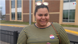 Tanya Pérez, residente en la ciudad de Manassas, Virginia, es originaria de El Salvador y emitió su voto para elegir a su candidato presidencial favorito. (Photo: Herbert Zepeda)