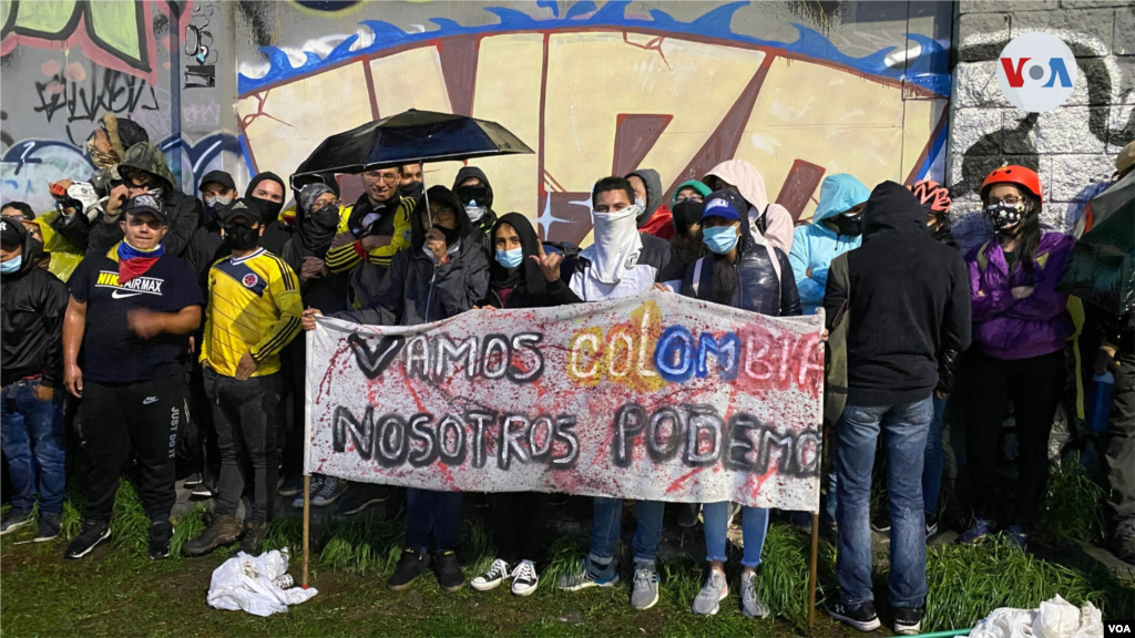 La mayoría de las personas que salen a manifestarse a las calles colombianas son jóvenes.