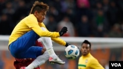 Neimar fue peligroso en los primeros minutos del partido, pero se vio frustrado luego de no lograr anotar. En lo segunda mitad no tuvo ni una sola llegada a meta rival.