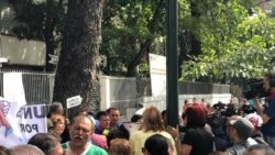 La semana de protesta comenzó el lunes con concentraciones en distintas zonas del país y la siguió una protesta del gremio de enfermeras. Foto: Álvaro Algarra - VOA.