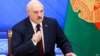 El presidente bielorruso, Alexander Lukashenko, habla durante una conferencia de prensa en Minsk, Bielorrusia, el 9 de agosto de 2021.