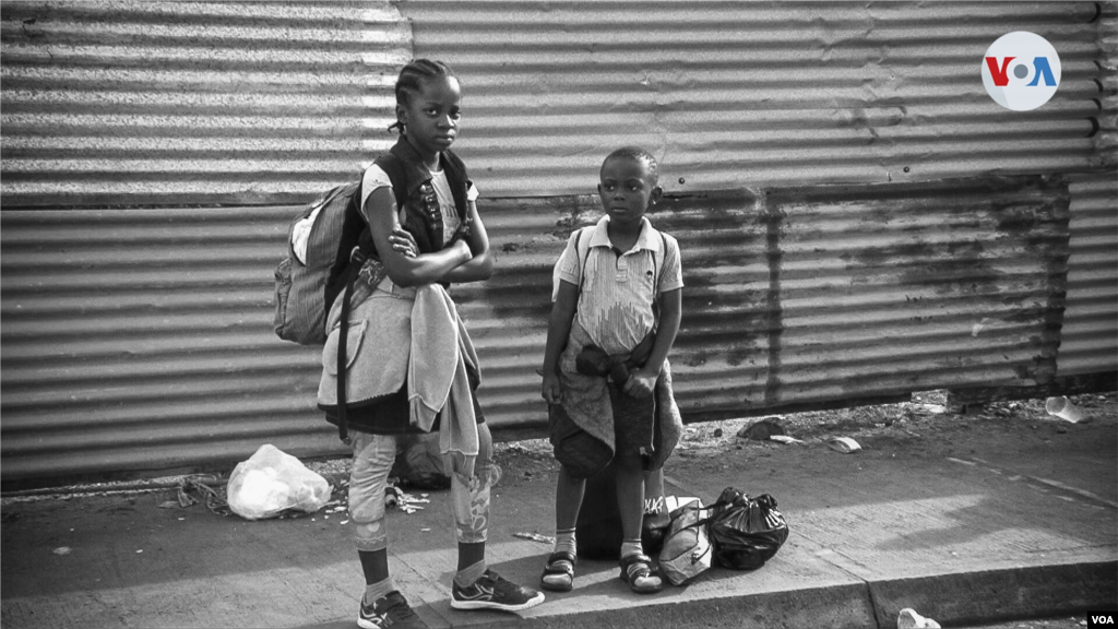 Con el prop&#243;sito de proteger los derechos de los menores de edad, el Gobierno colombiano env&#237;o un equipo especial del Instituto Colombiano de Bienestar Familiar, en compa&#241;&#237;a de la ACNUR, para crear una l&#237;nea de apoyo a los migrantes.