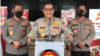 Kepala Divisi Humas Polri Irjen Argo Yuwono saat memberikan keterangan pers di Jakarta, 16 November 2020. (Foto: VOA)