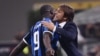 Dan wasan Inter Milan Lukaku da kocinsa Conte Suna murna