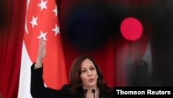 La vicepresidenta Kamala Harris visita Singapur, el lunes 23 de agosto de 2021.