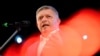 ARCHIVO - El primer ministro eslovaco, Robert Fico, llega a la cumbre de líderes de la UE en el edificio del Consejo Europeo en Bruselas el 26 de octubre de 2023. Fico recibió un disparo el 15 de mayo de 2024 y fue hospitalizado después en la ciudad central de Handlova.