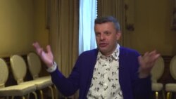 Леонид Парфёнов о президентских выборах в России : «Нечего ходить в магазин , если известно , что хлеб не завезли»