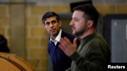 ARCHIVO - El primer ministro británico, Rishi Sunak, llamó este sábado en la Conferencia de Seguridad de Múnich, Alemania a dotar de armamento de avanzada a Ucrania para hacer frente a Rusia para garantizar la seguridad de Europa. 
