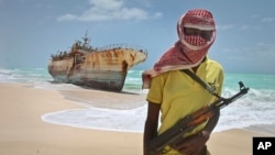 Inkozi y'ikibi ikorera mu mazi y'umusomali