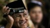 Mantan presiden B.J. Habibie saat menghadiri pidato Presiden AS Barack Obama di Universitas Indonesia, Jakarta, 10 November 2010. (Foto: AP)