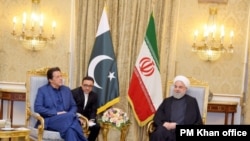  Pakistan Prime Minister traveled to Iran for a day trip and held official talks with President Hassan Rouhani. (Courtesy PM Khan's office)