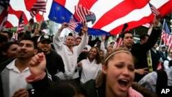 Experto del PEW señala que la percepción positiva que tenían los hispanos sobre el país ha cambiado.