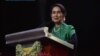ဒေါ်အောင်ဆန်းစုကြည်က စကာၤပူရောက် မြန်မာ မိသားစုတွေနဲ့ တွေ့ဆုံ (MOFA)
