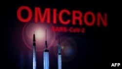Ante el avance de la variante ómicron, expertos insisten en el papel clave de la vacunación y alistar condiciones para curarse en casa. [Archivo]