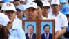 រូបឯកសារ៖ សមាជិកគណបក្សប្រជាជនកម្ពុជា ចូលរួមការប្រារព្ធខួបអនុស្សាវរីយ៍ លើកទី៦៦ ថ្ងៃបង្កើតគណបក្សប្រជាជនកម្ពុជា ក្នុងរាជធានីភ្នំពេញ នៅថ្ងៃទី២៨ ខែមិថុនា ឆ្នាំ២០១៧។ (ហ៊ាន សុជាតា/VOA)