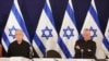 Benjamin Netanyahu lijevo, i Benny Gantz čija je ostavka u ratnom kabinetu pokrenula njegov raspad.
