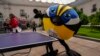 Fiu, el pájaro mascota de los Juegos Panamericanos, posa en la ceremonia que marcó el inicio de la cuenta regresiva para los Juegos Panamericanos y Parapanamericanos de 2023 en el palacio presidencial en Santiago de Chile, el 20 de octubre de 2022. 