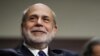 ARCHIVO - En esta imagen del 7 de noviembre de 2017, el expresidente de la Reserva Federal de Estados Unidos, Ben Bernanke, asiste a una ceremonia para recibir el premio Paul H. Douglas Award de Ética en el Gobierno, en el Capitolio, Washington.