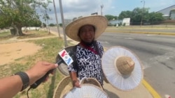 Ricardo vendedor de sombreros wayuu en Venezuela