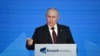 El presidente ruso, Vladimir Putin, pronuncia un discurso en la vigésima reunión anual del Club de Debate Valdai en Sochi, Rusia, el 5 de octubre de 2023.