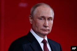 ARCHIVO - El presidente ruso, Vladimir Putin, pronuncia su discurso en una ceremonia para conmemorar el 75 aniversario de la Agencia Federal Médico-Biológica de Rusia en Moscú, el 9 de noviembre de 2022.