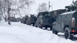 Dsipositivos rusos listos para ser enviados ante la escalada de protestas en Kazajastán en enero de 2022.