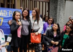 Evelyn Hernández es parte de un grupo de 147 mujeres que han sido condenadas hasta por 40 años por partos extrahospitalarios entre 2000 y 2014, según una organización en El Salvador.
