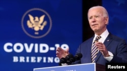 El presidente electo de EE.UU., Joe Biden, habla sobre la respuesta a la pandemia, en Wilmington, Delaware, el 29 de diciembre de 2020. Está previsto que este jueves 14 de enero de 2020 vuelva sobre el tema.