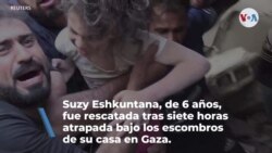 Niña rescatada tras siete horas atrapada bajo los escombros de su casa en Gaza 