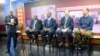 កម្មវិធី «Straight Talk Africa» របស់​ VOA ផ្សាយ​ទៅ​ទ្វីប​អាហ្វ្រិក​ សម្រប​សម្រួល​ដោយ​ពិធីករ Shaka Ssali (ឆ្វេង) កាល​ពី​ថ្ងៃ​ទី​១៩ ខែ​វិច្ឆិកា ឆ្នាំ​២០១៤ ពីភាក្សា​អំពី​​ការ​យល់​ដឹង​ចុង​ក្រោយ​ទាក់ទង​នឹង​ជំងឺ​អេបូឡា។