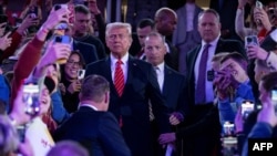 Напередодні інавгурації новообраний президент Дональд Трамп відвідав мітинг прихильників на стадіоні Capital One Arena