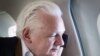 El fundador de WikiLeaks, Julian Assange, fue recibido en Australia por familiares, amigos y multitud de medios de comunicación.