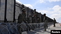 Militares estadounidenses apoyan a las autoridades fronterizas en Anzalduas, Texas en una imagen de noviembre de 2018. Reuters.