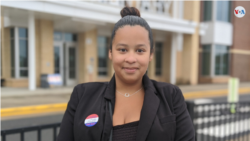 Jenny Portillo, de El Salvador, es otra de las centroamericanas residentes en. Manassas que no desaprovechó su oportunidad para votar. (Photo: Herbert Zepeda)
