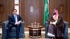 El príncipe heredero saudita y primer ministro, Mohammed bin Salman, se reúne con el secretario de Estado de EEUU, Marco Rubio, en el Palacio Real en Yeda, Arabia Saudita, el 10 de marzo de 2025.