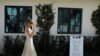 Primera dama Melania Trump vota en persona en Florida