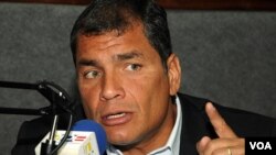 El presidente Rafael Correa dijo que para superar el impasse diplomático existen varios caminos.