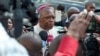 Marcel Utembi, président de la Conférence épiscopale nationale du Congo, répond aux questions des journalistes lors du dialogue entre opposition et gouvernement à Kinshasa, RDC, 30 décembre 2016.