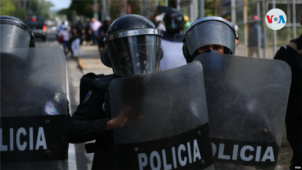 Al menos 100 agentes especiales de la polic&#237;a nicarag&#252;ense acordonaron la zona de la vivienda de la opositora Cristiana Chamorro este mi&#233;rcoles.