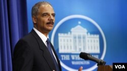 El secretario de Justicia, Eric Holder, está en el ojo de la tormenta.