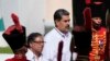 Los presidentes de Colombia y Venezuela, Gustavo Petro y Nicolás Maduro, presencian actos de la guardia de honor en el Palacio de Miraflores, en Caracas, en la visita oficial del mandatario vecino, el 18 de noviembre de 2023.