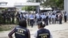 Las fuerzas de seguridad operan fuera de la prisión de mujeres del Centro Femenino de Adaptación Social (CEFAS) luego de un motín mortal en Tamara, en las afueras de Tegucigalpa, Honduras, el 20 de junio de 2023.