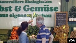 Se sospecha que ciertas hortalizas procedentes de España tienen la bacteria de E. coli, pero las autoridades españolas dicen que todavía no hay pruebas de la fuente del brote.
