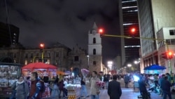 Según la Secretaría de Integración Social, los refugiados-migrantes al llegar a Bogotá, ensayan por unos días con diferentes actividades. Después de eso, alrededor del 75 % toman la decisión de quedarse de manera permanente.
