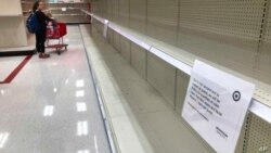 Los anaqueles de productos sanitarios se ven así en la mayoría de las tiendas y supermercados.