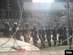 Miles de efectivos armados son parte del operativo estadounidense para hacer frente a la caravana de migrantes centroamericanos que buscará asilo en la frontera.