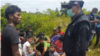 ၂၀၁၉ ခုနှစ်က ဆုံခလာခရိုင်မှာ ဖမ်းမိတဲ့ရိုဟင်ဂျာများ
( ပုံ-ထိုင်းကယ်ဆယ်ရေးအဖွဲ့)
