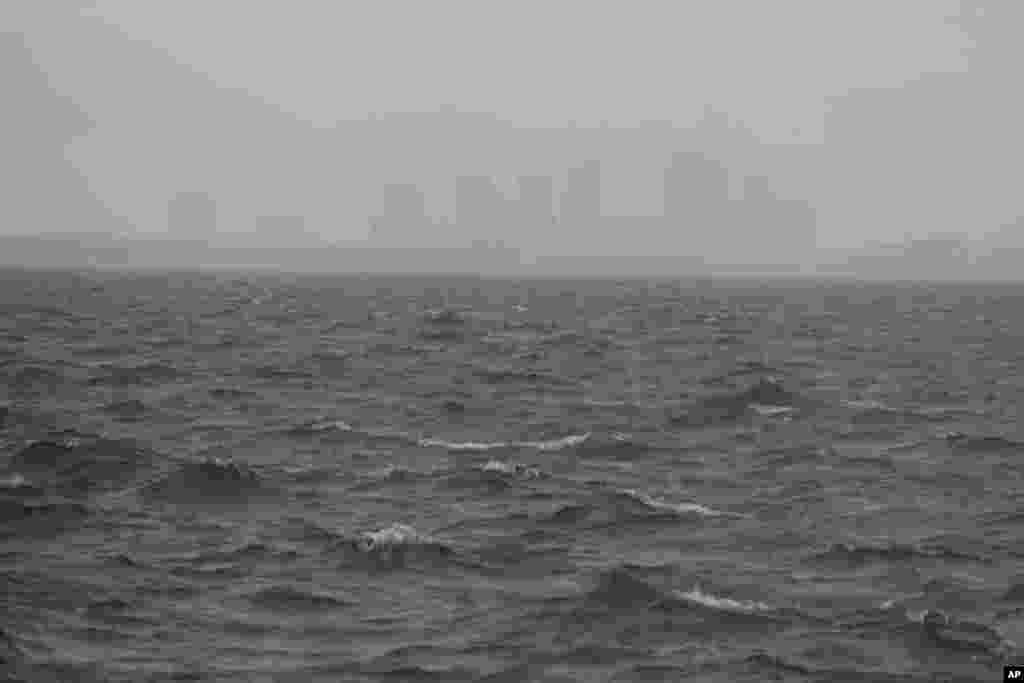  La lluvia comienza a caer antes de la llegada del huracán Milton, el miércoles 9 de octubre de 2024, en Tampa, Florida.&nbsp;