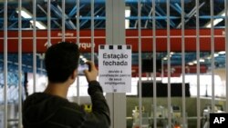 “Quizás la huelga retorne el 12 y eso dependerá de la readmisión de 42 trabajadores que fueron despedidos”, dijo Altino de Melo, presidente del sindicato de trabajadores del metro de Sao Paulo.